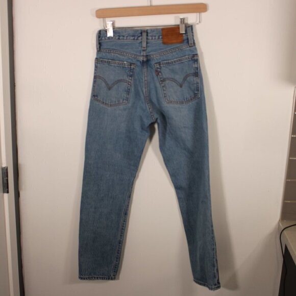 Levi's Wedgie Straight Size 23 Blue Distressed - Picture 2 of 4